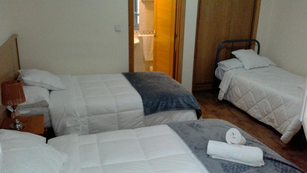 Hostal Ponte Dos Santos Ribadeo Esterno foto