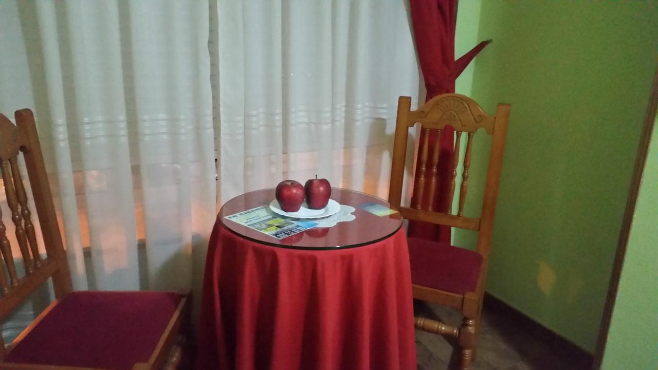 Hostal Ponte Dos Santos Ribadeo Esterno foto