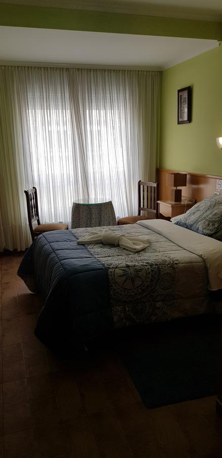 Hostal Ponte Dos Santos Ribadeo Esterno foto