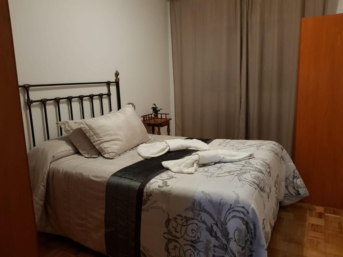 Hostal Ponte Dos Santos Ribadeo Esterno foto